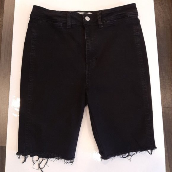 ⏬ Free People So Chic Shorts Womens Size 30 Clean Black Bermuda Denim Raw Hem - Picture 7 of 16